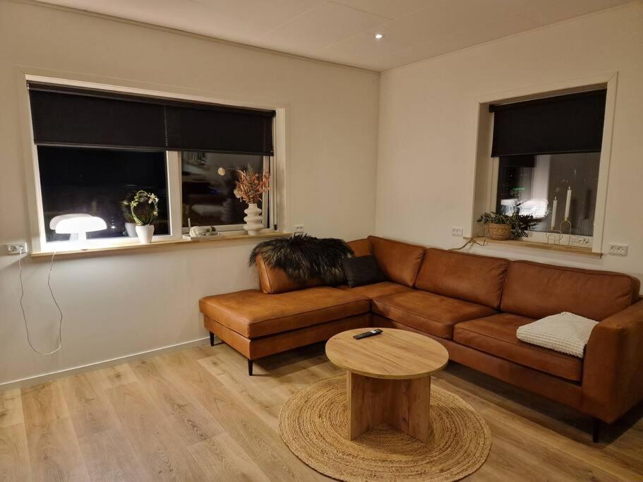 New Flat With Hot Tub - No3 Daire Oyndarfjordur Dış mekan fotoğraf