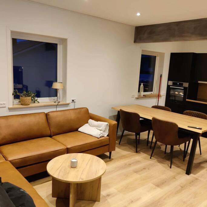 New Flat With Hot Tub - No3 Daire Oyndarfjordur Dış mekan fotoğraf