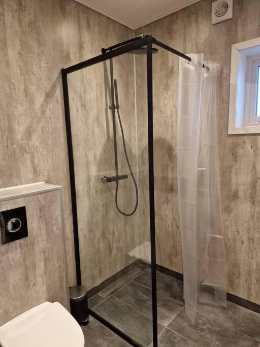 New Flat With Hot Tub - No3 Daire Oyndarfjordur Dış mekan fotoğraf